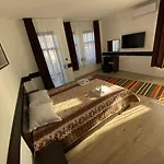 старият град в етнографски комплекс 3*