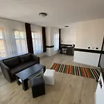 старият град в етнографски комплекс 3*