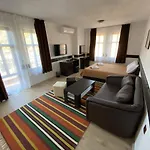 Апартхотел старият град в етнографски комплекс