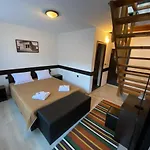 старият град в етнографски комплекс 3*