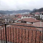 старият град в етнографски комплекс Апартхотел