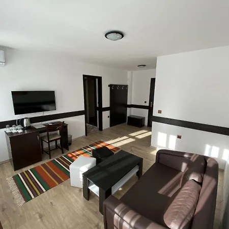 старият град в етнографски комплекс 3* Златоград