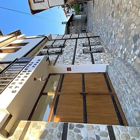 старият град в етнографски комплекс 3*